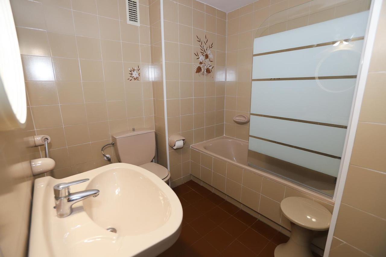 Апартаменти Differentflats Casalmar Салоу Екстер'єр фото